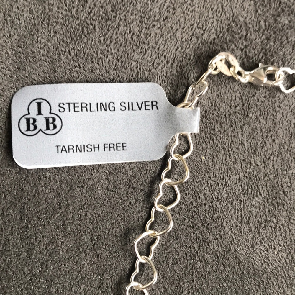 NWT!! Heart Chain necklace - Picture 2 of 3